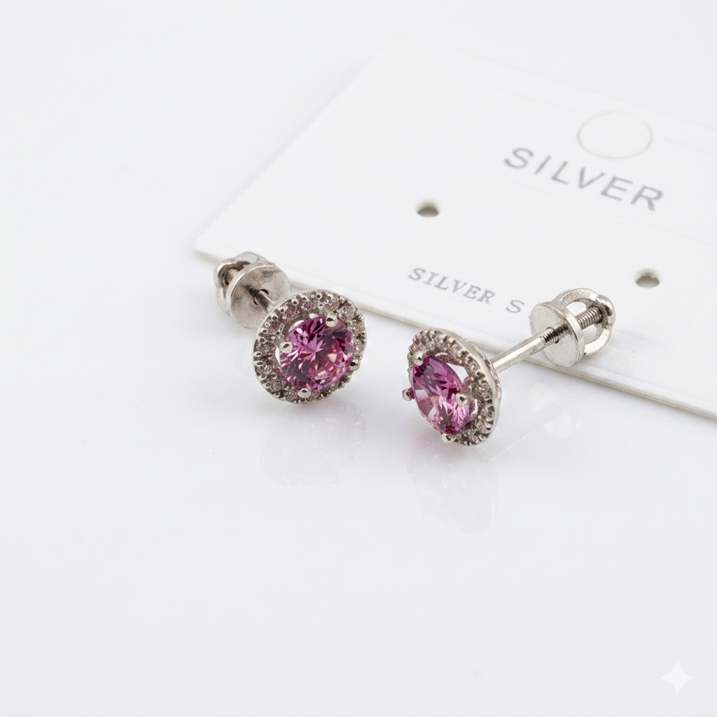 Ein Paar 925 Sterling Silber Halo-Ohrstecker rhodiniert mit rosa Zirkonia-Stein und Schraubverschluss auf weißem Hintergrund.