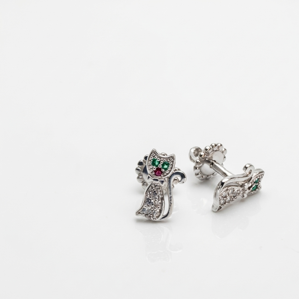 Kinder Ohrstecker Silber 925 rhodiniert Katze mit bunten Zirkonia und Schraubverschluss.