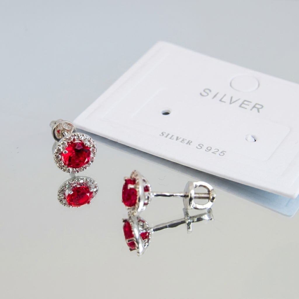 925 Silber ein Paar Halo-Ohrstecker rhodiniert mit rotem Zirkonia-Stein und Schraubverschluss 