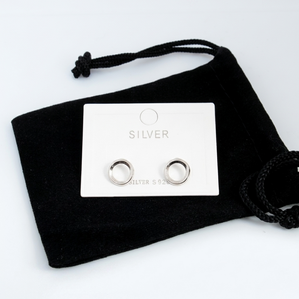 Lieferumfang: 925 Sterling Silber Geometrische Kreis-Ohrstecker rhodiniert mit rotem Zirkonia-Stein und passendem Schmuckbeutel aus Samt.